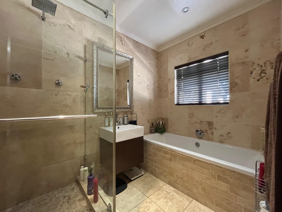4 Bedroom Property for Sale in Waverley Free State